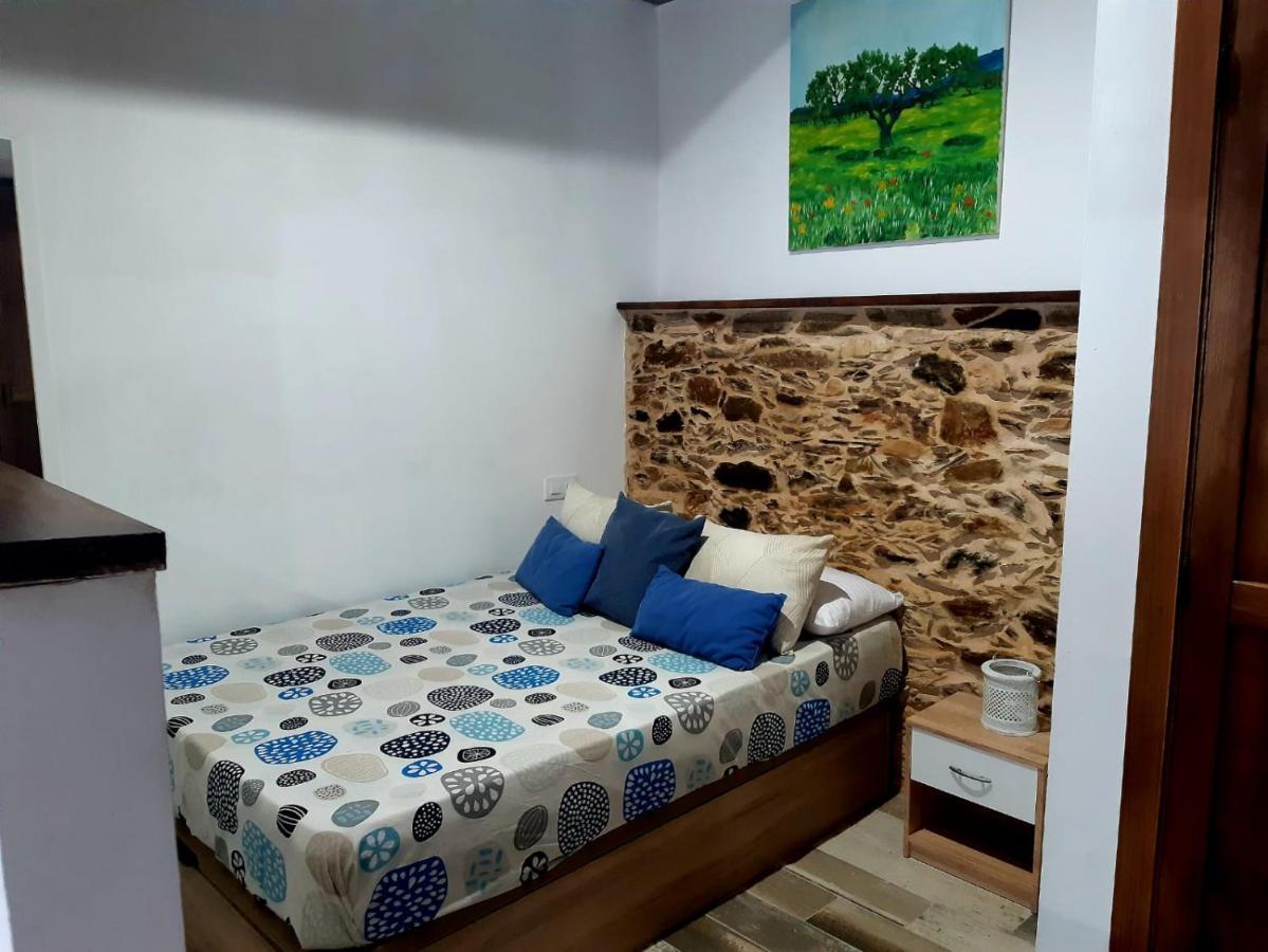 Apartamentos Callampa Torrejon el Rubio Exterior photo